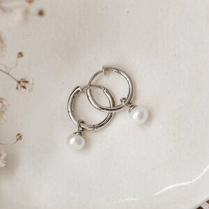 New Silver Genuine Pearl Hoop Earrings